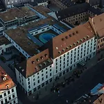 Maximilian’s Hotel