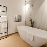 Hotel Maximilian’s