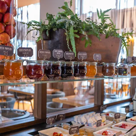 Maximilian’s Hotel 5*