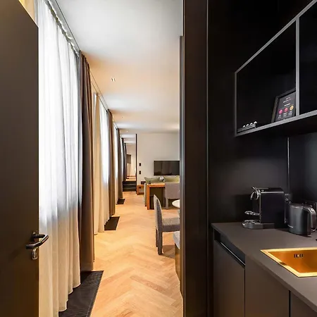 Hotel Maximilian's