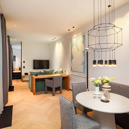 Maximilian's Hotel 5*