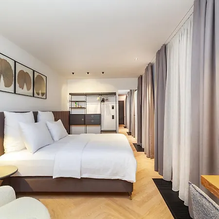 Hotel Maximilian's