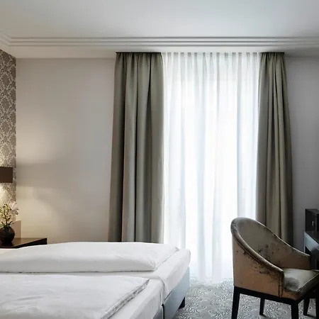 Hotel Maximilian's